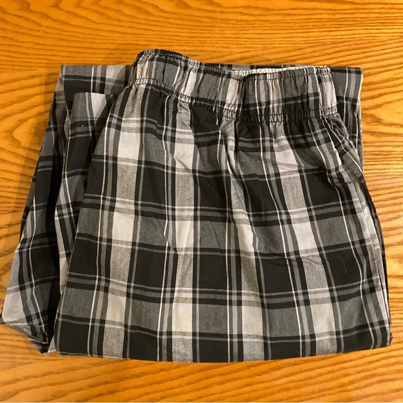 Hanes Men’s Plaid Sleep Pants Size Large - Picture 1 of 4